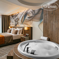B Business Hotel & Spa 