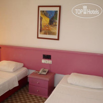 Theluna City Hotel 