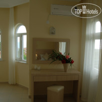 As Queen Beach Hotel