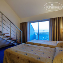 Crystal Admiral Resort Suites & SPA