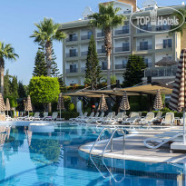 Основной бассейн в Adalya Resort & Spa 16 Adults Only 5*