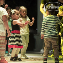 Arum Barut Collection 