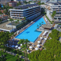 Acanthus & Cennet Barut Collection