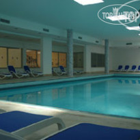 Крытый бассейн в спа центре в Barut B Suites 4*