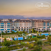 Commodore Elite Suites & Spa Main view