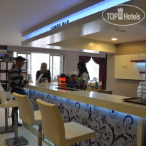Adella Side Hotel 