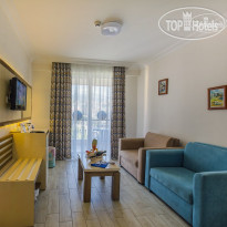 Club Big Blue Suit Hotel 