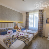 Club Big Blue Suit Hotel 