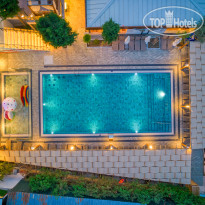 Club Big Blue Suit Hotel 