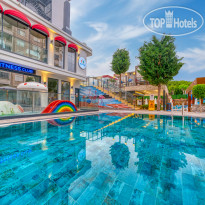 Club Big Blue Suit Hotel 