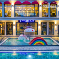 Club Big Blue Suit Hotel 