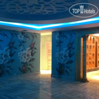 Azura Deluxe Resort & Spa Hotel
