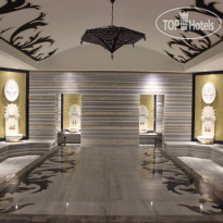 Azura Deluxe Resort & Spa Hotel