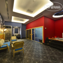 Azura Deluxe Resort & Spa Hotel