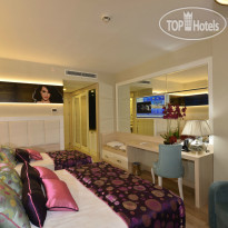 Azura Deluxe Resort & Spa Hotel