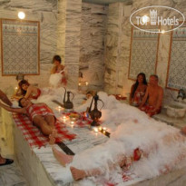 Kleopatra Moon Suit Hotel