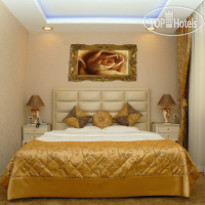 Golden Boutique 