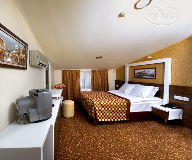 New photos from tourists Berlitz 