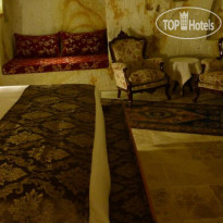 Courtyard Cave Hotel 