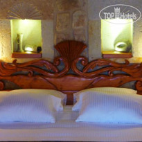 Courtyard Cave Hotel 