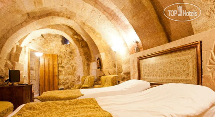 New photos from tourists Monte Cappa Cave House
