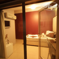 Deluxe Hotel