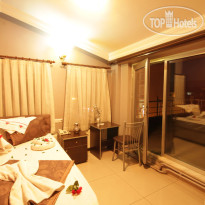 Deluxe Hotel