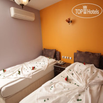 Deluxe Hotel
