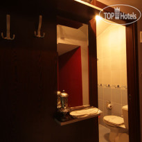 Deluxe Hotel