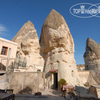 Divan Cave House 