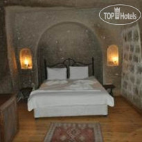 Holiday Cave (Flintstones Cave) 