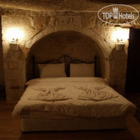 Holiday Cave (Flintstones Cave) 