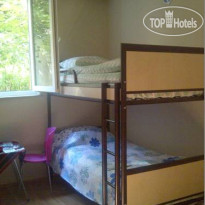Adelante Hostel 