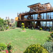 Phellos Suites Сад