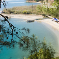 Three Palms Suites Hotel 