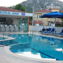 Rota Hotel Restaurant & Bar 