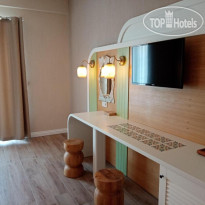 Dolphin Park Hotel 