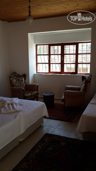 New photos from tourists Ali Babas House 