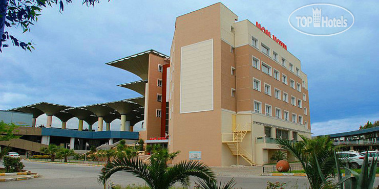 Hotel photo Mom Hotel 3*