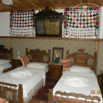 Homeros Pension & Guesthouse Трехместный номер