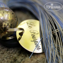 Le Сlos De La Glycine 