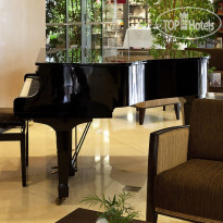 Mercure Bordeaux Aeroport Холл