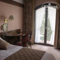 Le Manoir Hotel