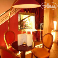 Adonis Marseille Vieux Port 