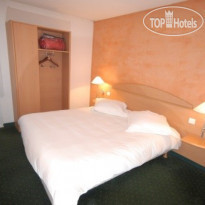 Logis L Oree de Chartres Standard Room