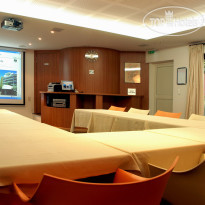 Napoleon Meeting Room