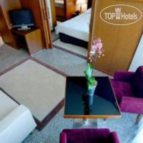 Goldstar Resort and Suites 
