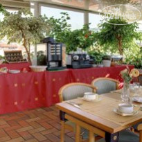 Cannes Centre Univers 