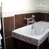 Rond-Point Hotel Champs-Elysees 