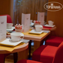 Westside Arc De Triomphe 